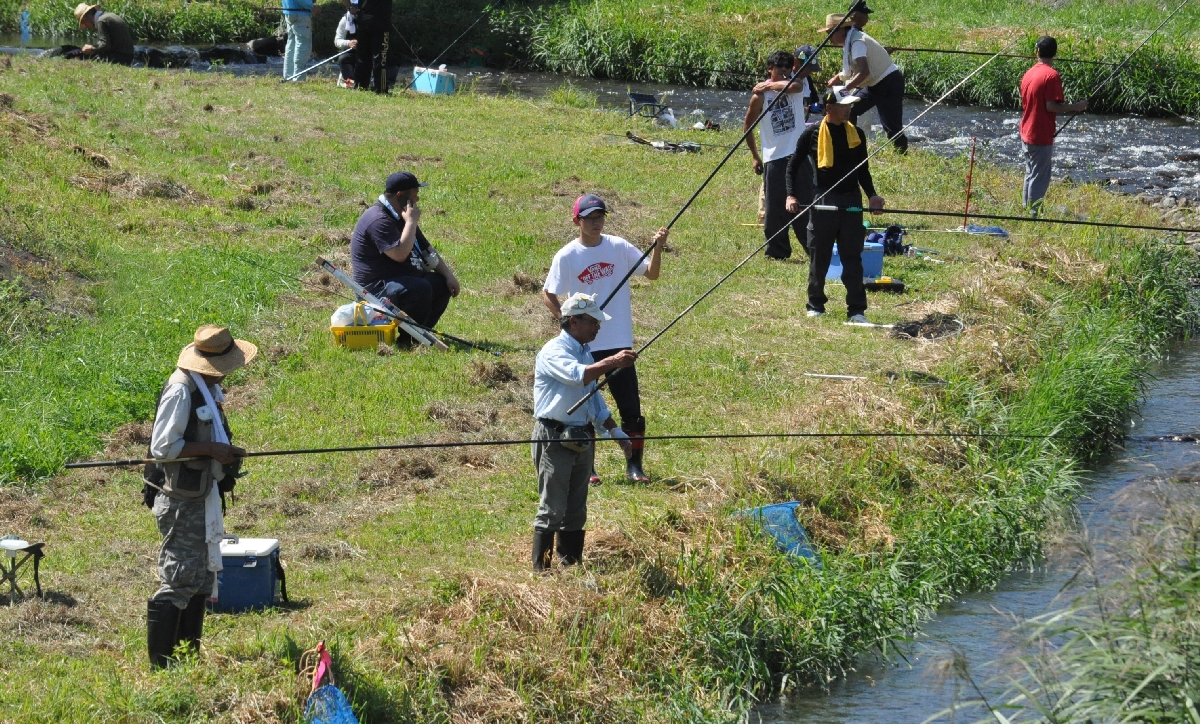 愛好家が腕前を競った渓流釣り大会