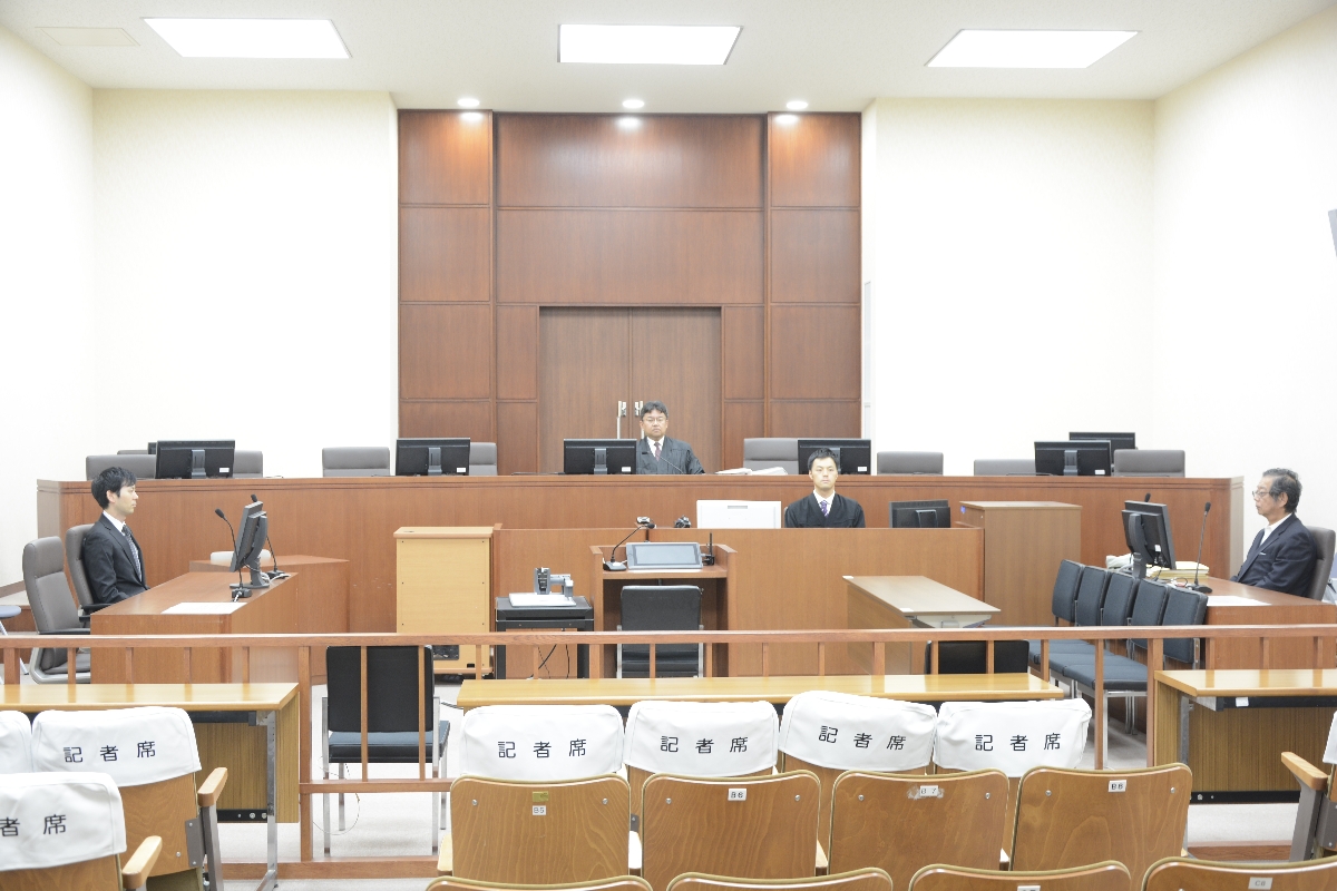 澤田恵被告に懲役1年6月、執行猶予5年の判決が言い渡された法廷=10日、青森地裁(代表撮影)