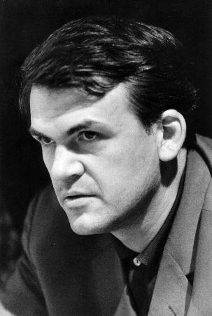 ミラン・クンデラ氏=1967年6月(AP=共同)