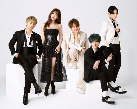 今年末での活動休止を発表した人気音楽グループ「AAA」