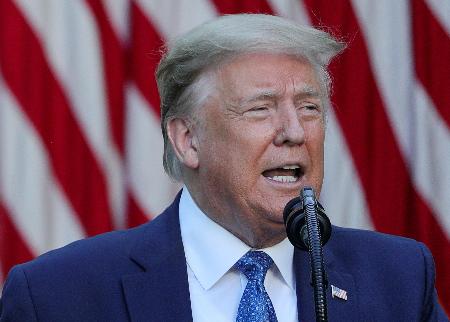 人種差別抗議に対する声明を発表するトランプ米大統領=ホワイトハウス(ロイター=共同)